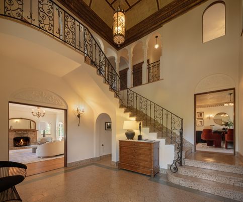 Chandelier, Fireplace, Interior, Wood Texture Flooring