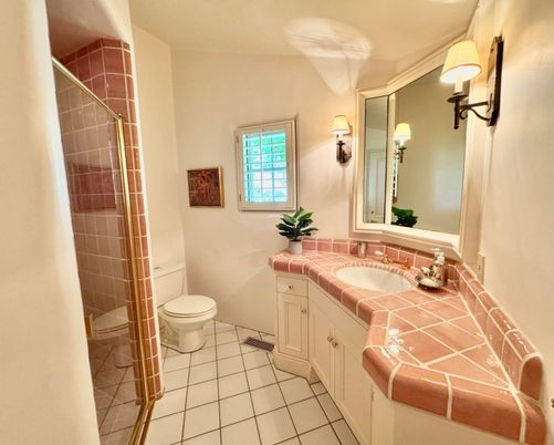 Bathroom, Interior, Tile Countertops