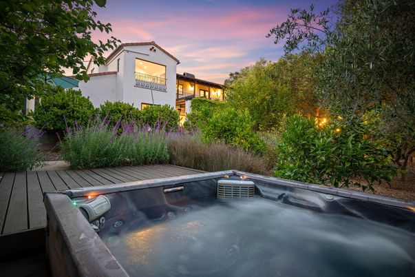 Exterior, Hot Tub