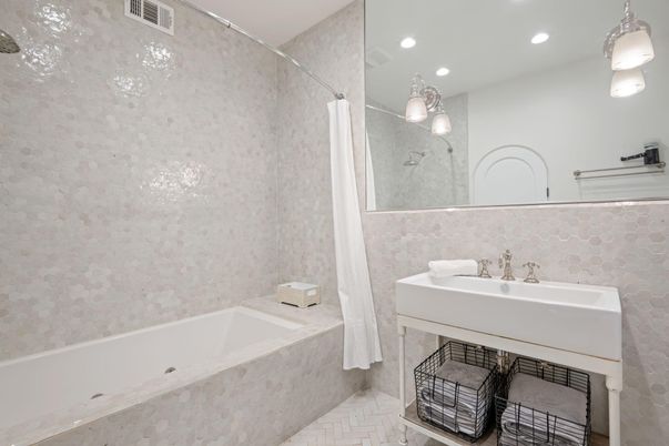 Bathroom, Interior, Recessed Lighting