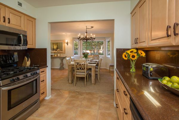 Chandelier, Dining room, Interior, Kitchen