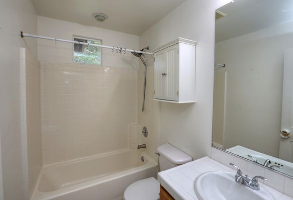 Bathroom, Interior, Tile Countertops