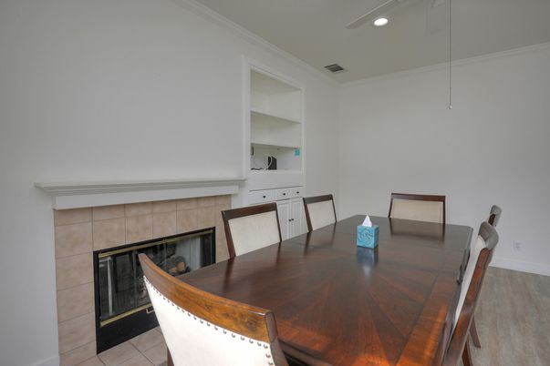 Dining room, Fireplace, Interior, Recessed Lighting, Wood Texture Flooring