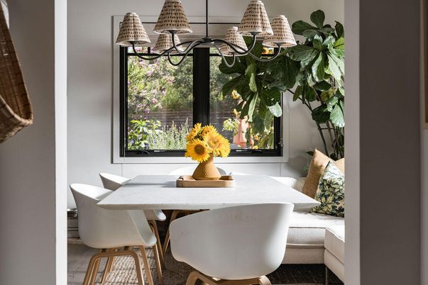Chandelier, Dining room, Interior