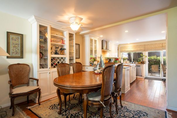 Dining room, Interior, Kitchen, Recessed Lighting, Wood Texture Flooring