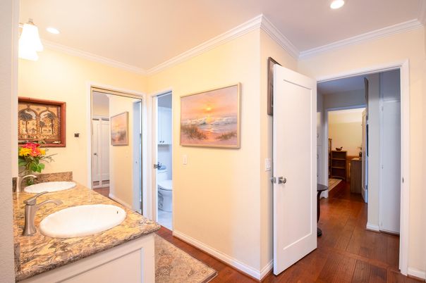 Bathroom, Interior, Recessed Lighting, Wood Texture Flooring