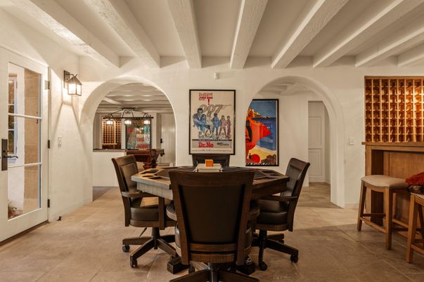 Dining room, Interior