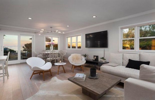 Dining room, Interior, Living room, Pendant Lights, Recessed Lighting, Wood Texture Flooring