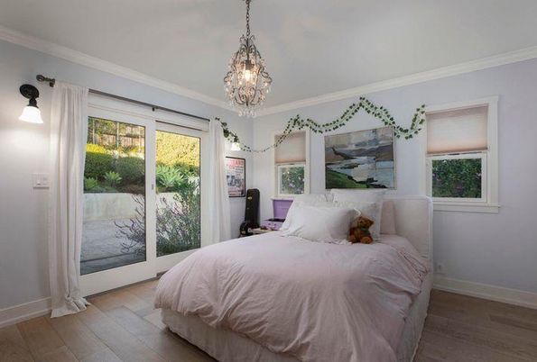 Bedroom, Chandelier, Interior, Pendant Lights, Wood Texture Flooring