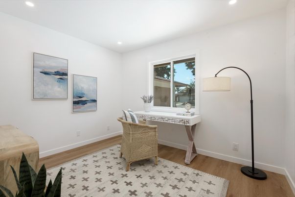 Home Office, Interior, Recessed Lighting, Wood Texture Flooring