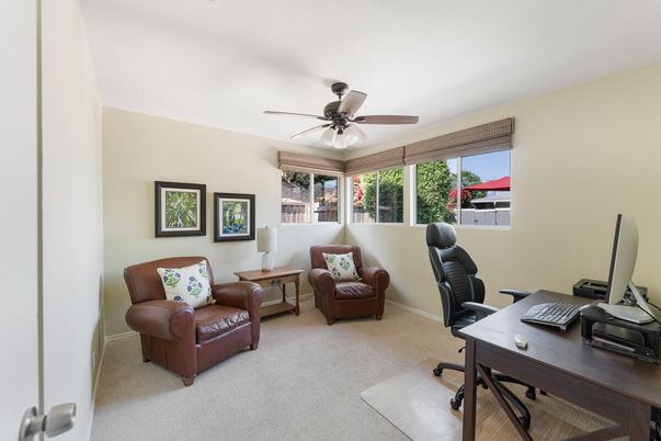 Home Office, Interior