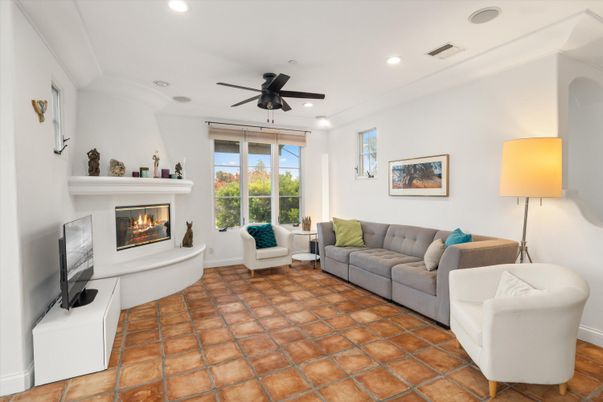 Fireplace, Interior, Living room, Recessed Lighting