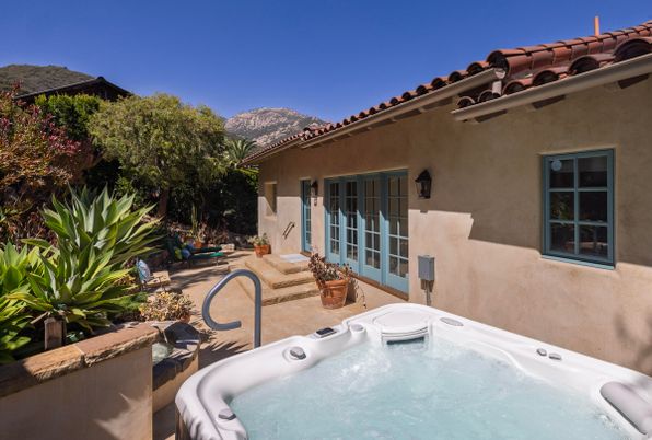 Exterior, Hot Tub