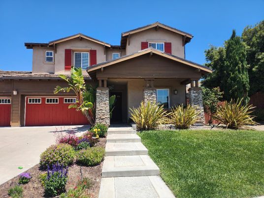 Attached, Exterior, Facade, American Craftsman