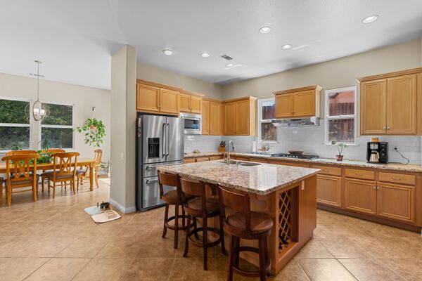 Dining room, Interior, Kitchen, Pendant Lights, Recessed Lighting, Stainless Steel Appliances