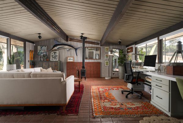 Home Office, Interior