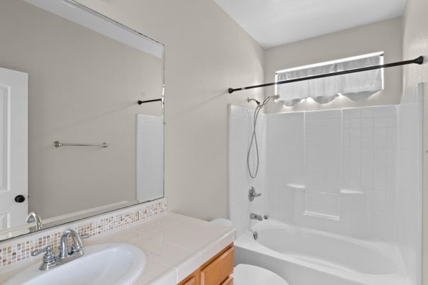 Bathroom, Interior, Tile Countertops