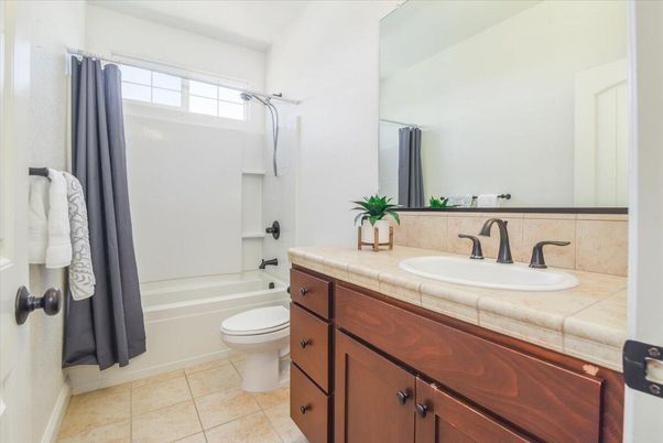 Bathroom, Interior, Tile Countertops