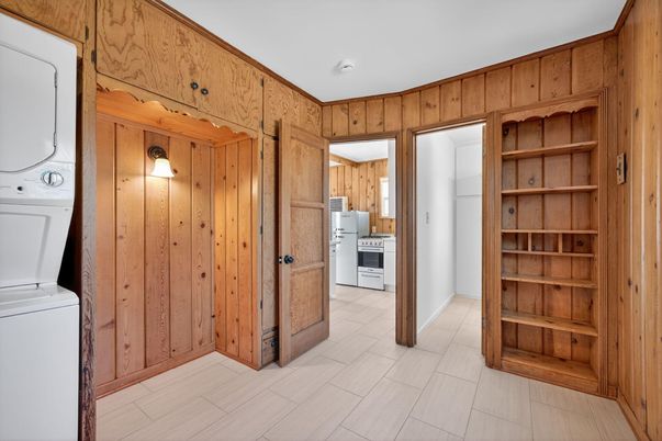 Interior, Washer, Wooden Walls