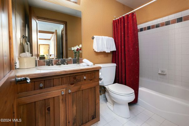 Bathroom, Interior, Tile Countertops