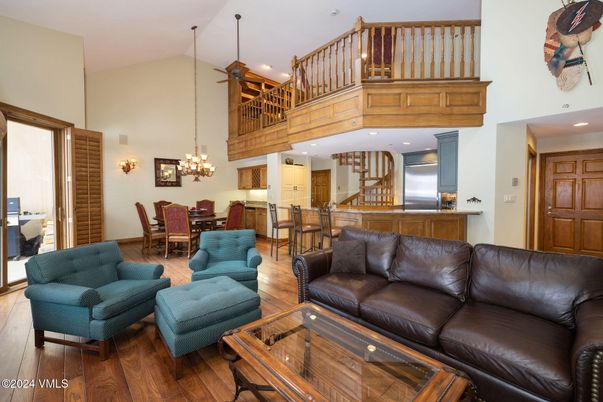 Chandelier, Dining room, Interior, Living room, Recessed Lighting, Wood Texture Flooring