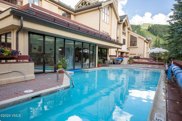 Exterior, Pool