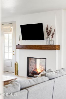 Fireplace, Interior, Living room