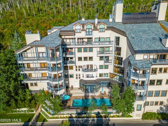 Exterior, Facade, Condo Building