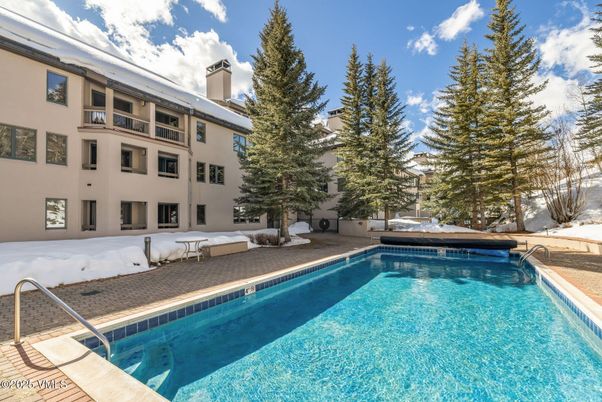 Exterior, Pool