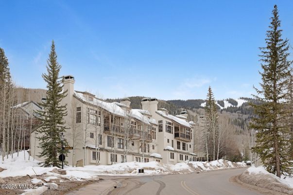 Exterior, Facade, Condo Building