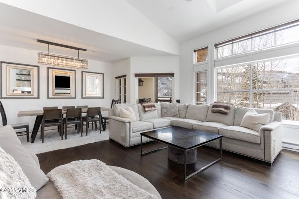 Chandelier, Dining room, Interior, Living room, Wood Texture Flooring