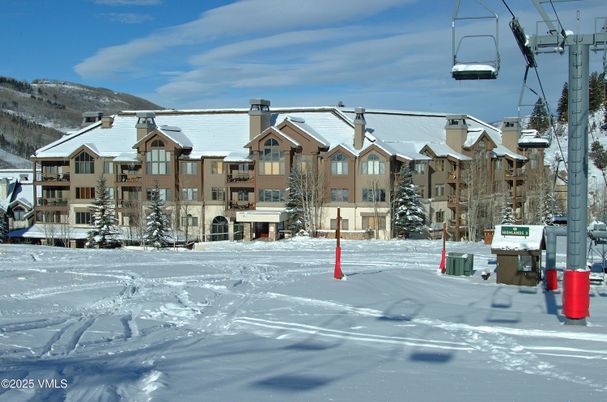Exterior, Facade, Condo Building