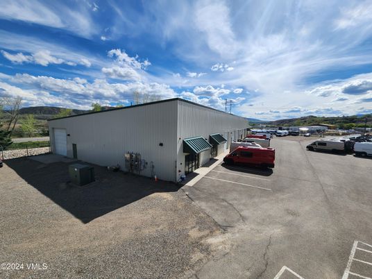 Detached Garage, Exterior
