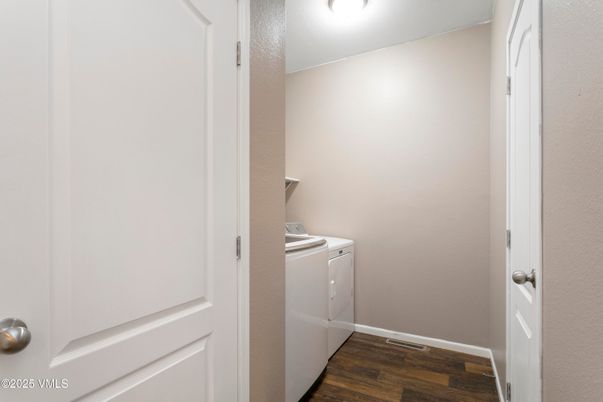 Interior, Washer, Wood Texture Flooring