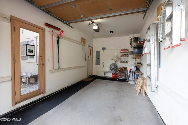 Garage, Interior