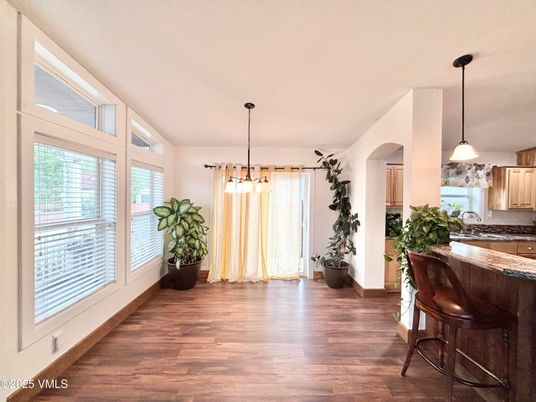 Interior, Pendant Lights, Wood Texture Flooring