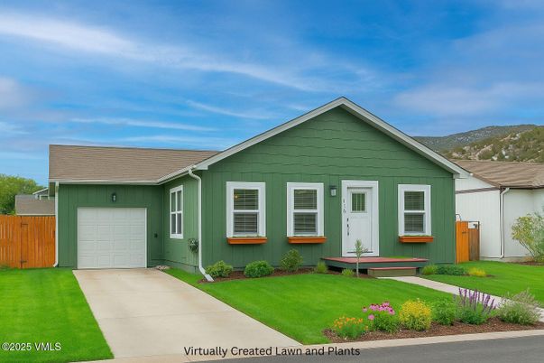 Attached, Exterior, Facade, Ranch
