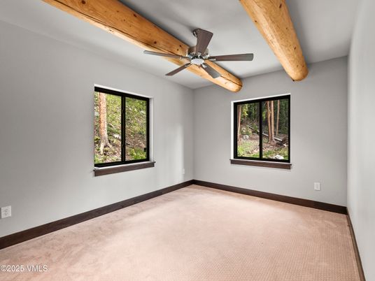 Empty room, Interior, Wooden Beams