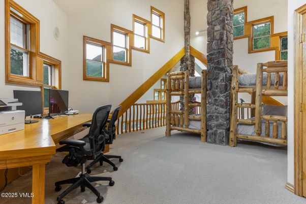 Home Office, Interior