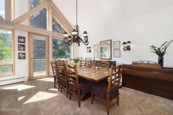 Chandelier, Dining room, Interior, Piano