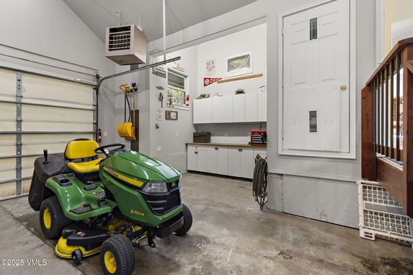 Garage, Interior