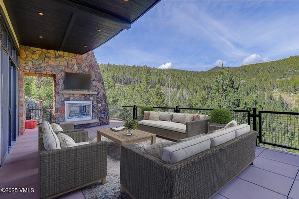 Exterior, Fireplace