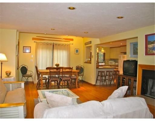Interior, Kitchen, Wood Texture Flooring, Recessed Lighting, Living room, Dining room, Fireplace