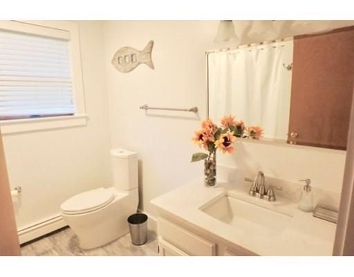 Interior, Bathroom, Ceramic Tile