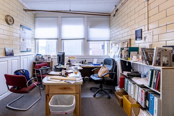 Home Office, Interior