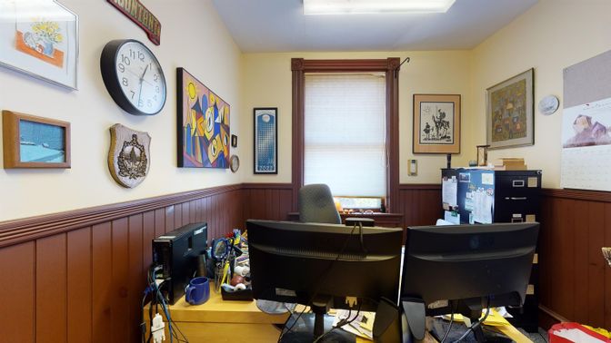 Home Office, Interior