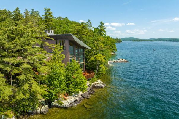 Exterior, Lake