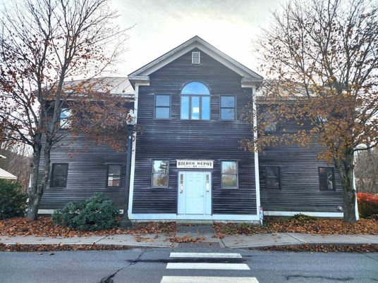 Exterior, Facade, Queen Anne Victorian