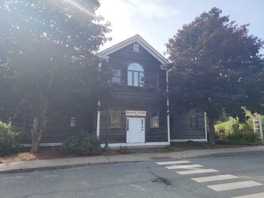 Exterior, Facade, Queen Anne Victorian