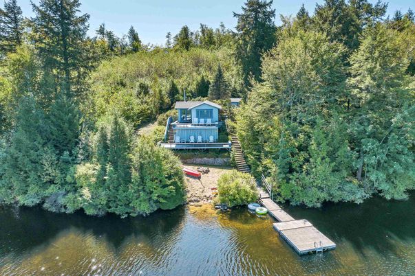 Exterior, Lake
